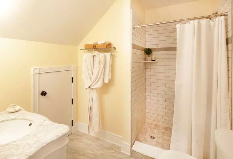 Aamiaismajoitus (B&B) Pinschower Inn