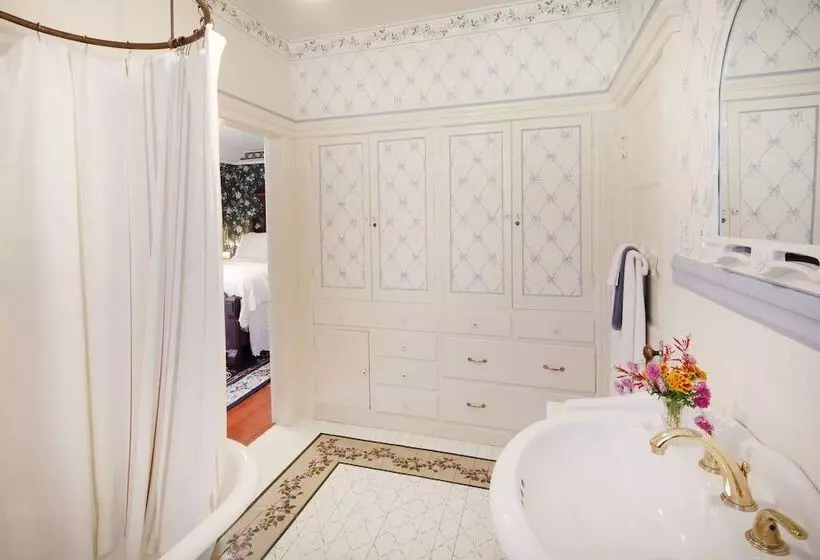 Aamiaismajoitus (B&B) Pinschower Inn