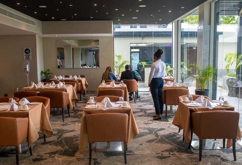 هتل Golden Tulip Lekki