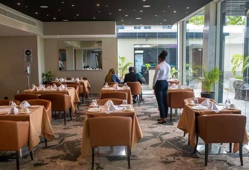 هتل Golden Tulip Lekki