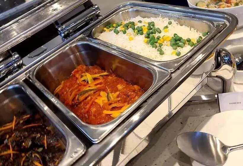 هتل Golden Tulip Lekki