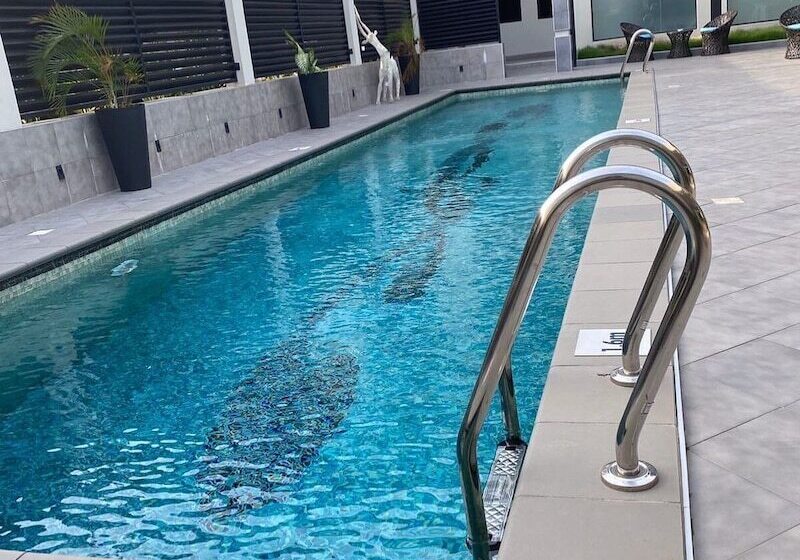 هتل Golden Tulip Lekki