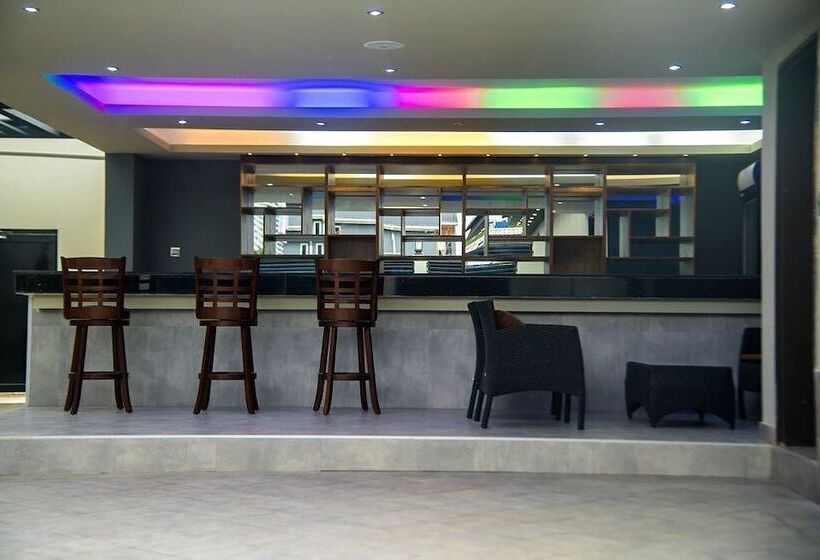 هتل Golden Tulip Lekki