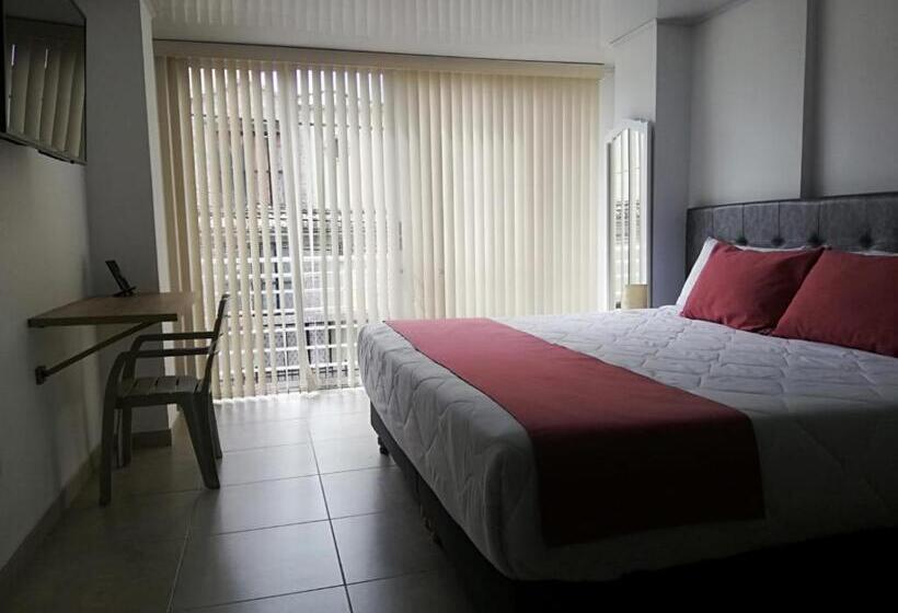 هتل Monarka Edificio