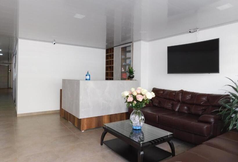 هتل Monarka Edificio