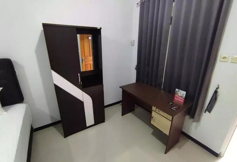 ホテル Reddoorz Syariah Near Alun Alun Purwokerto 2