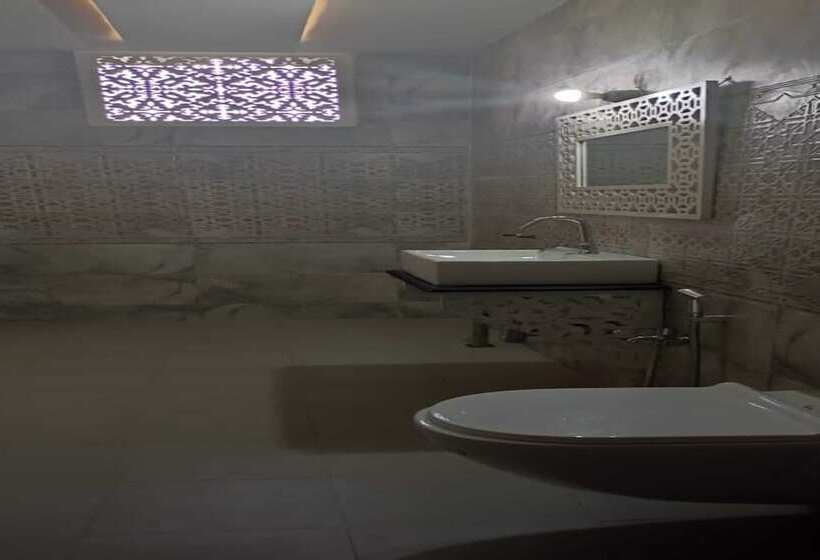 Lillywoods Zac Beach Resort, Calangute