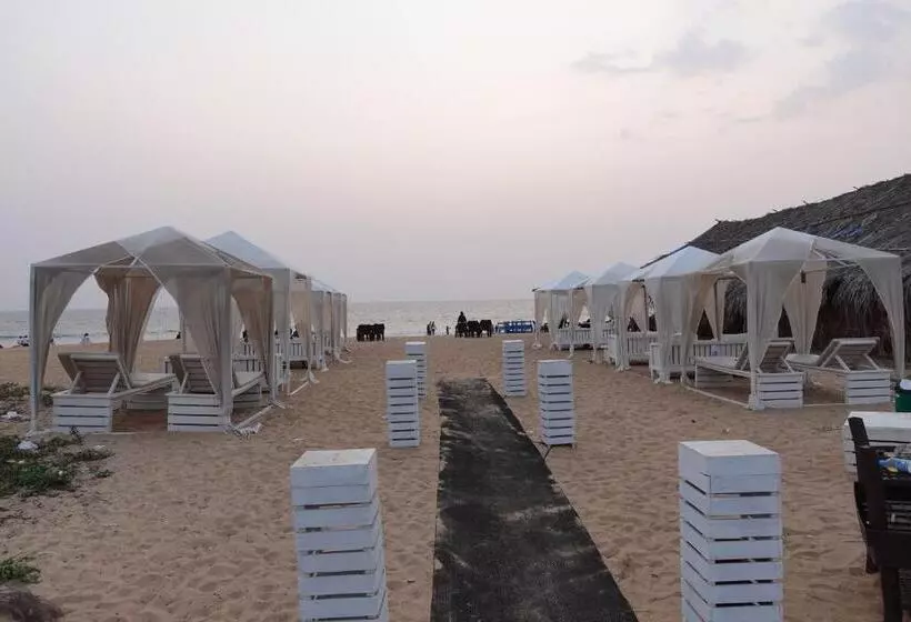 Lillywoods Zac Beach Resort, Calangute