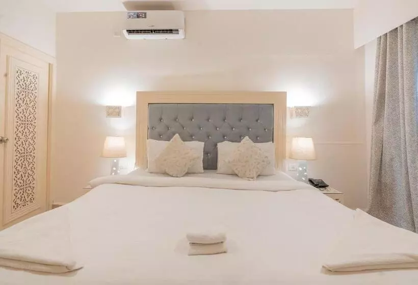 Lillywoods Zac Beach Resort, Calangute