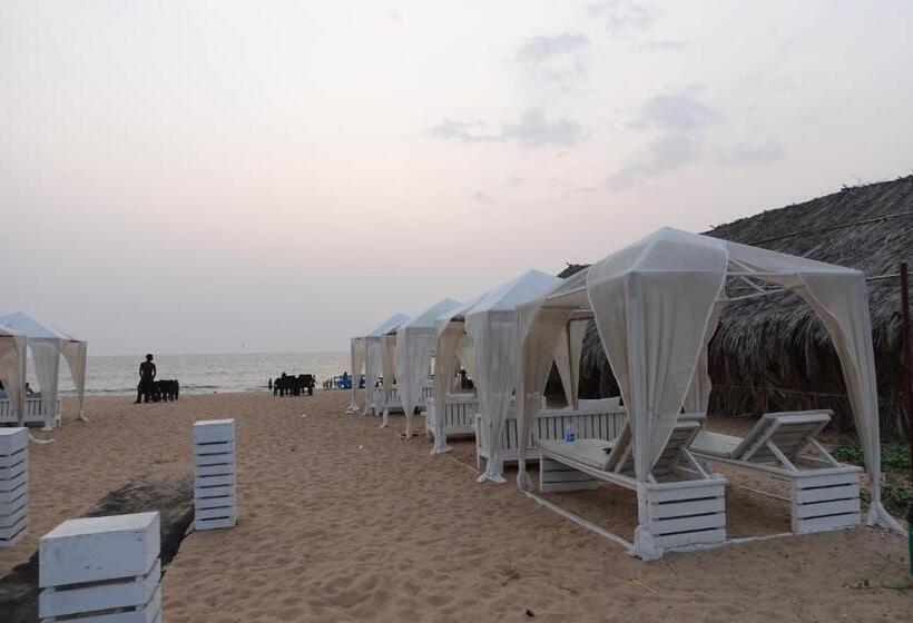 Lillywoods Zac Beach Resort, Calangute