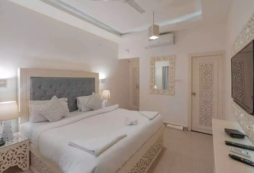 Lillywoods Zac Beach Resort, Calangute