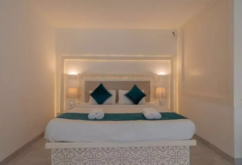 Lillywoods Zac Beach Resort, Calangute