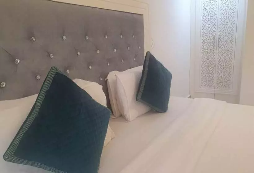 Lillywoods Zac Beach Resort, Calangute