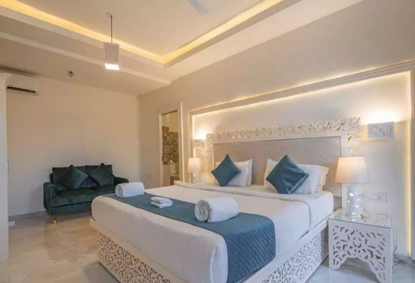 Lillywoods Zac Beach Resort, Calangute