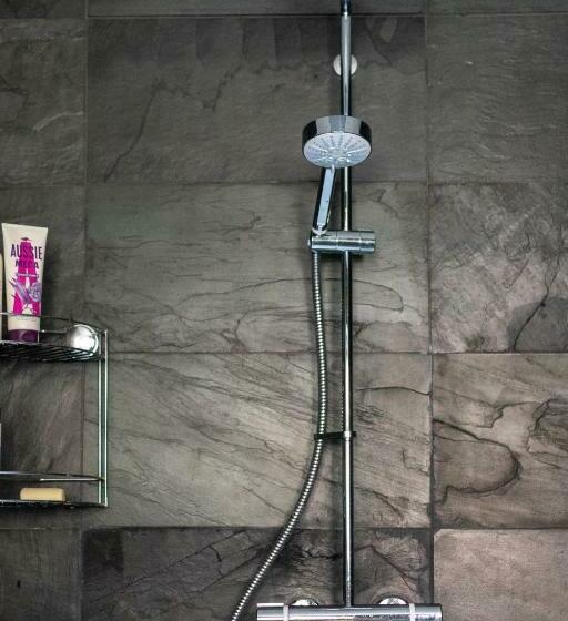 膳宿费 The Costrel