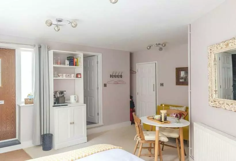 Majatalo The Costrel