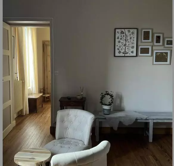 ベッドアンドブレックファースト Les Chambres D Omaha Beach Etablissement Avec Deux Chambres D Hôtes, Petit Déjeuner Compris Fait Mai