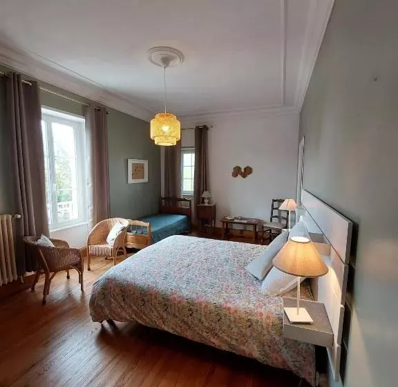 ベッドアンドブレックファースト Les Chambres D Omaha Beach Etablissement Avec Deux Chambres D Hôtes, Petit Déjeuner Compris Fait Mai