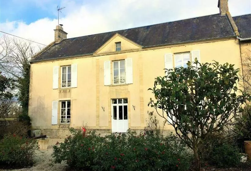 ベッドアンドブレックファースト Les Chambres D Omaha Beach Etablissement Avec Deux Chambres D Hôtes, Petit Déjeuner Compris Fait Mai