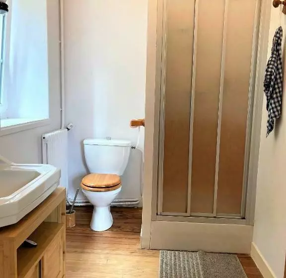 ベッドアンドブレックファースト Les Chambres D Omaha Beach Etablissement Avec Deux Chambres D Hôtes, Petit Déjeuner Compris Fait Mai