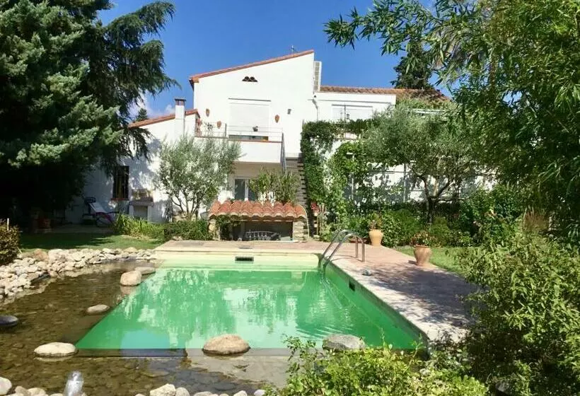 Aamiaismajoitus (B&B) Mas Pierre