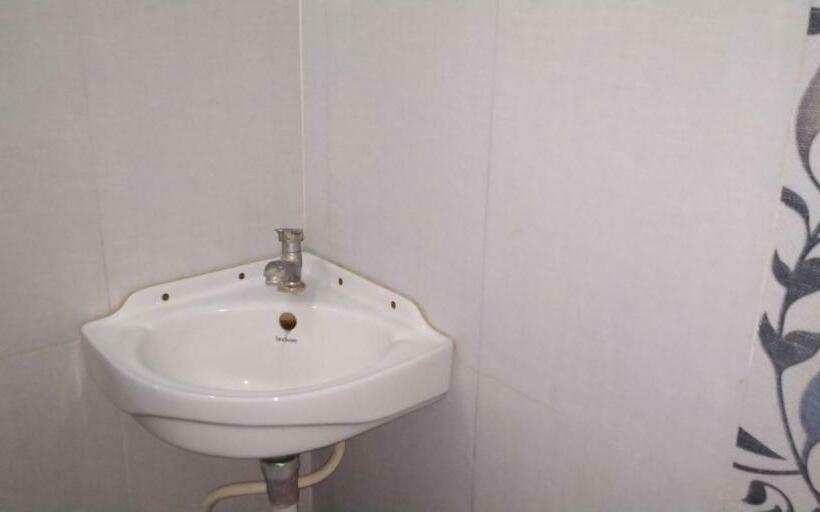 酒店 Nav Sher E Punjab