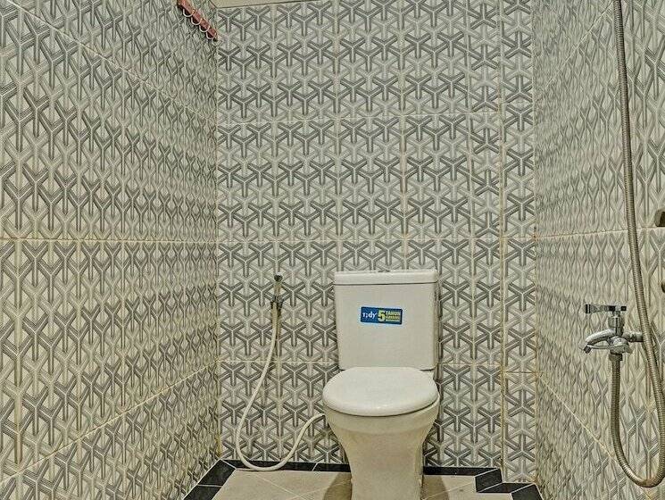 هتل Oyo 3443 Rd Kost2