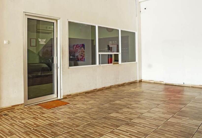 هتل Oyo 3443 Rd Kost2