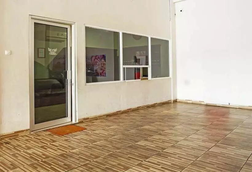 هتل Oyo 3443 Rd Kost2