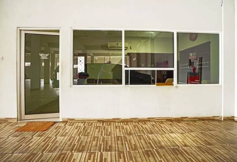 هتل Oyo 3443 Rd Kost2