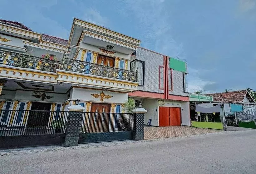 هتل Oyo 3443 Rd Kost2