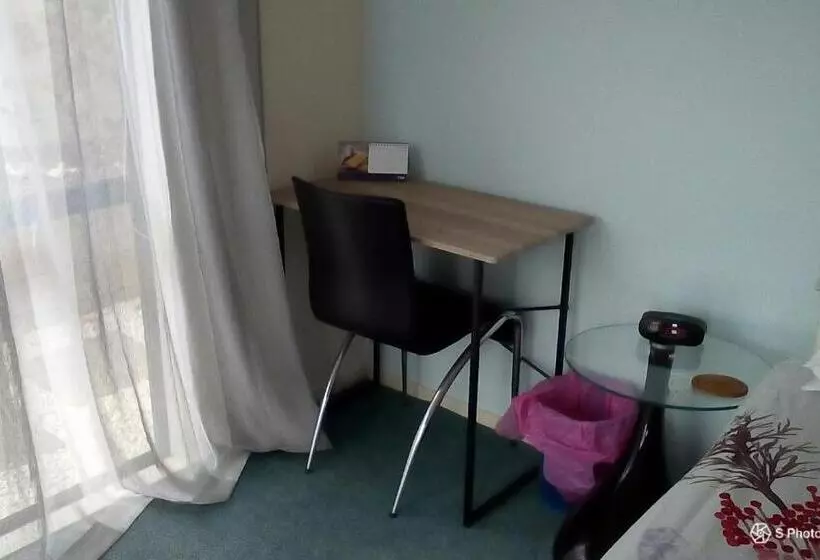 پانسیون Three Bedrooms Two Bathrooms Ground Floor Only Not The Whole House