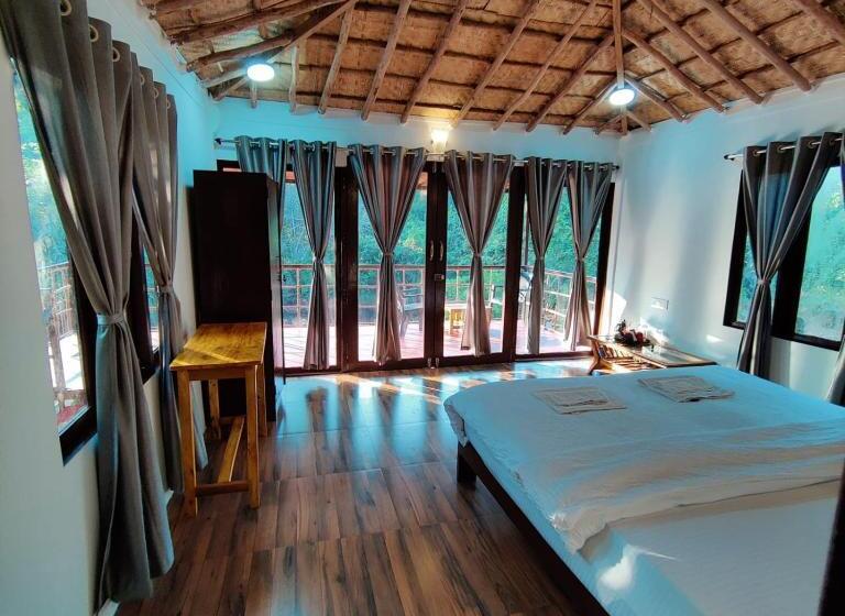 Отель Samyama Retreat