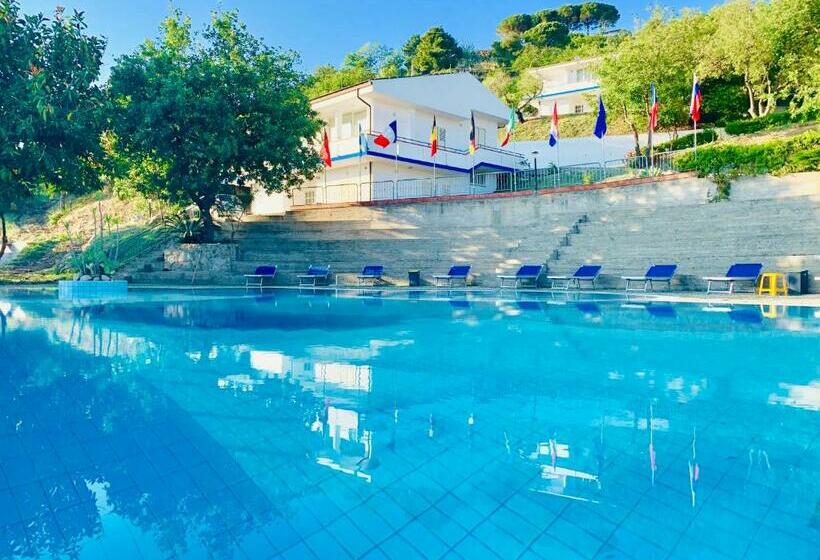 Naturamare Apartments   Piscina Idromassaggio Con Vista Mare Aperta Fino Alle Ore 22 00