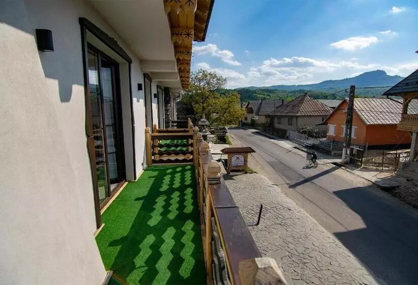 Majatalo La Conacul Vesel