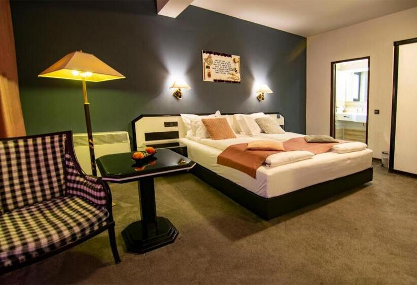 Pensão La Conacul Vesel