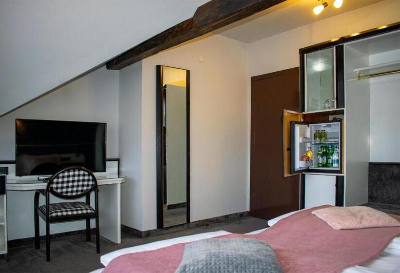 Pensão La Conacul Vesel