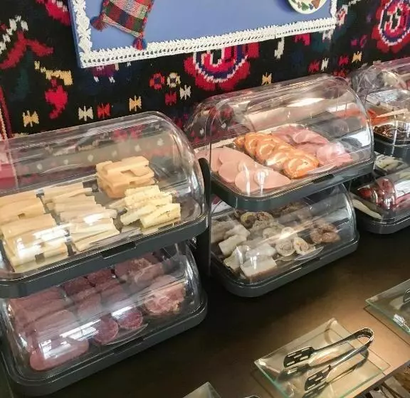 Majatalo La Conacul Vesel