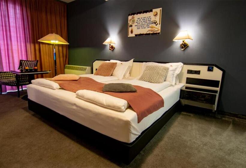 Pensão La Conacul Vesel