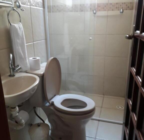 ペンション Suites Economicas