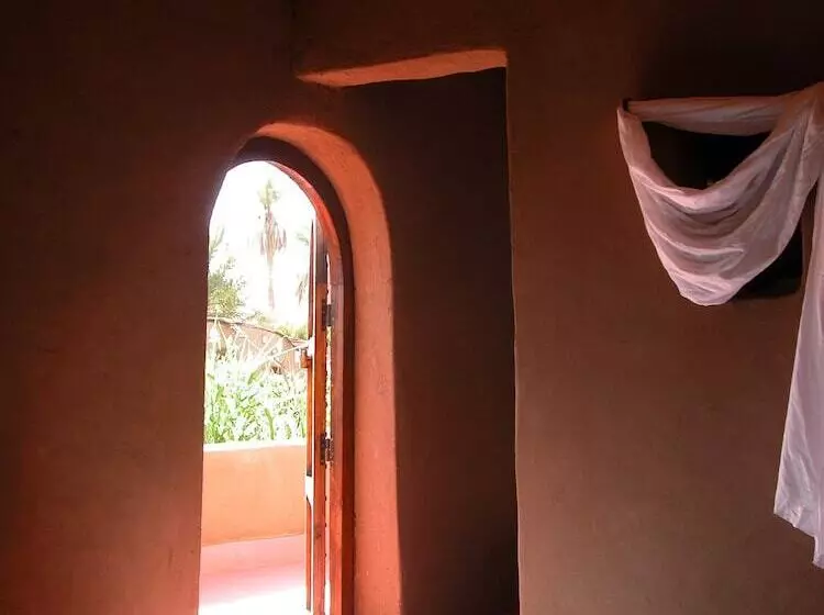 تختخواب و صبحانه Le Drom Blanc
