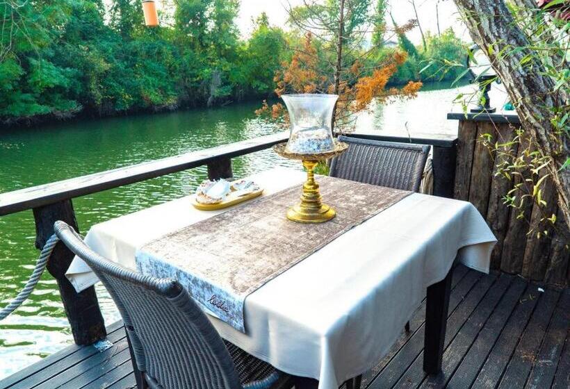 تختخواب و صبحانه Lethe Exclusive