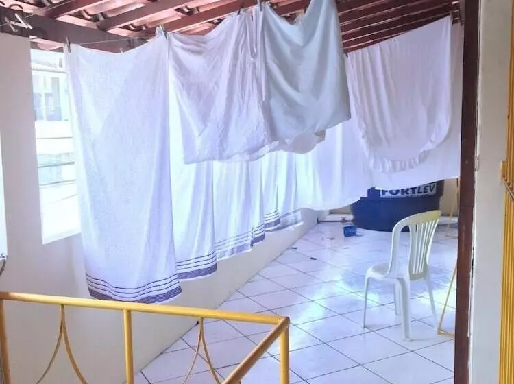 ベッドアンドブレックファースト Sos Hostel