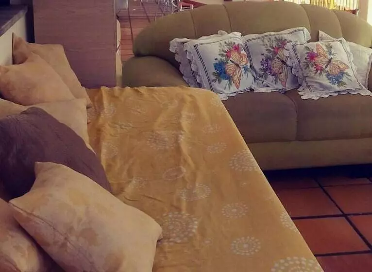 ベッドアンドブレックファースト Sos Hostel