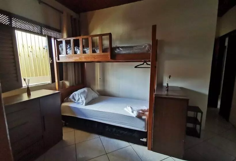 ベッドアンドブレックファースト Sos Hostel