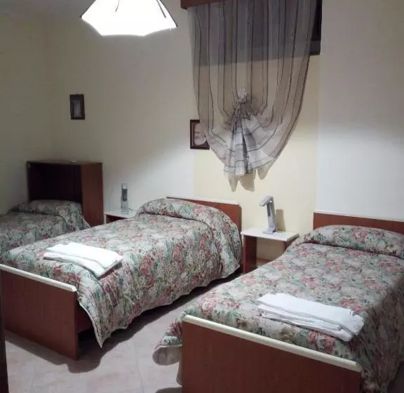 ホテル Albergo Ristorante Pizzeria Del Viale