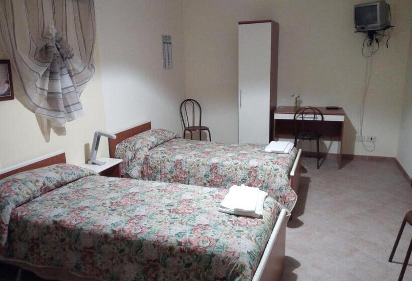 호텔 Albergo Ristorante Pizzeria Del Viale