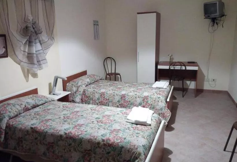 ホテル Albergo Ristorante Pizzeria Del Viale