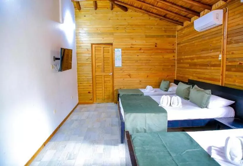 Hotelli Camino Verde