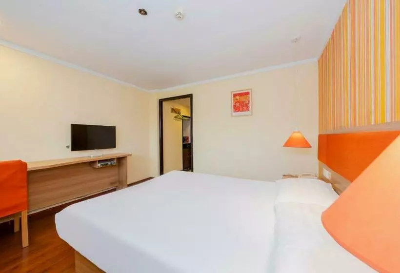 هتل Home Inn Chongqing Lianglukou Station